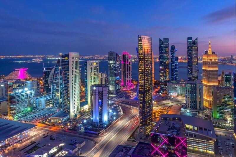 Qatar là một quốc gia đa văn hóa, với hơn 200 quốc tịch khác nhau sinh sống